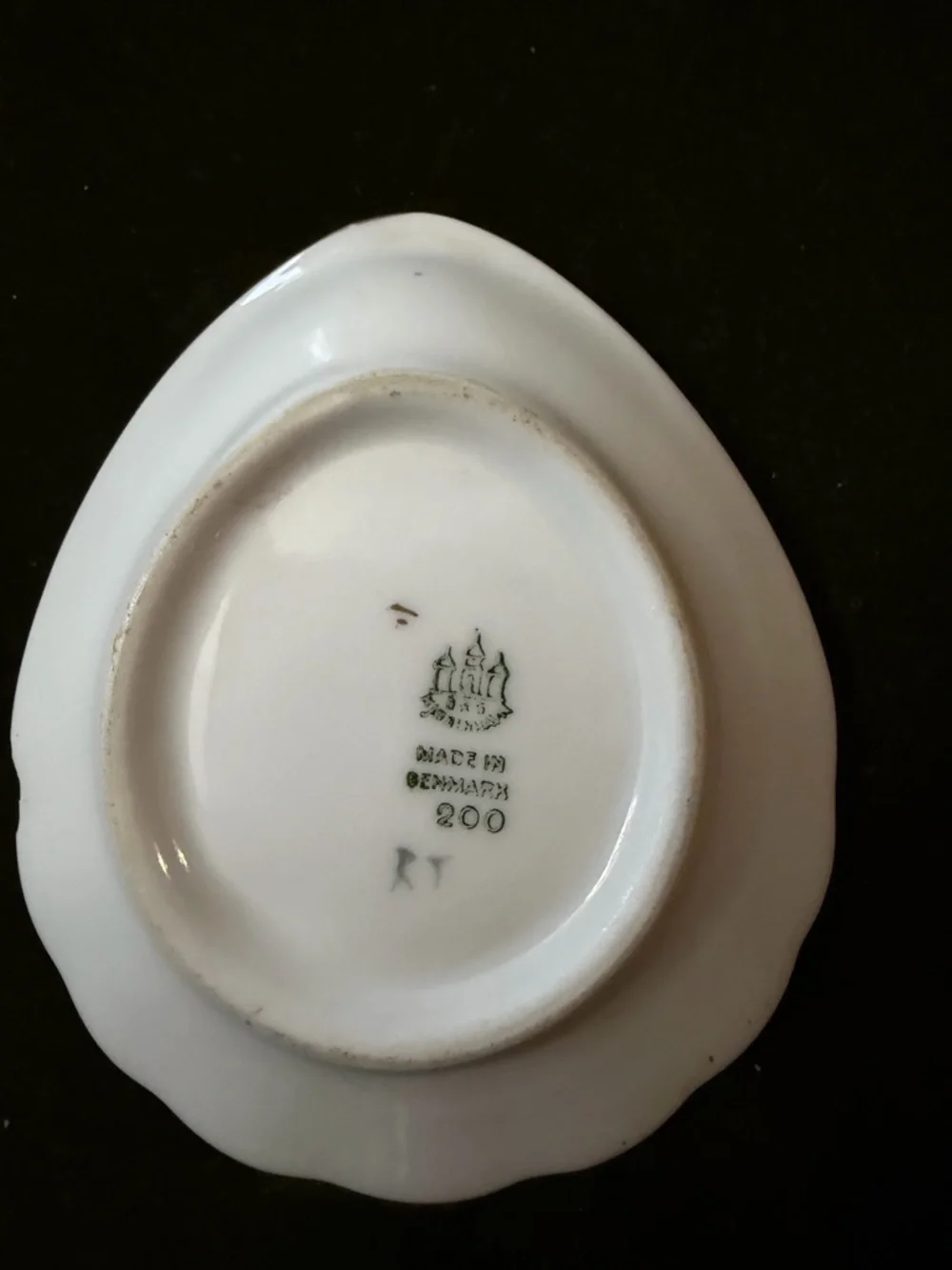 Blue and White Seagull Shell Dish with Gold Rim